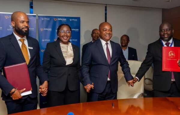 Angola Telecom and Telecom Namibia invest 118 million USD in a regional submarine link