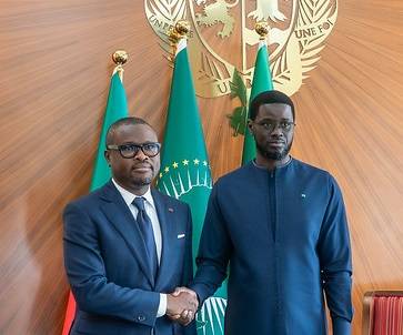 Senegal and Benin: two trajectories, one same treatment