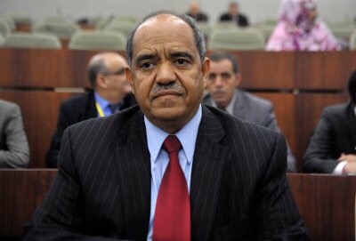 Alger: la dégringolade du dinar fatale au gouverneur de la Banque Centrale