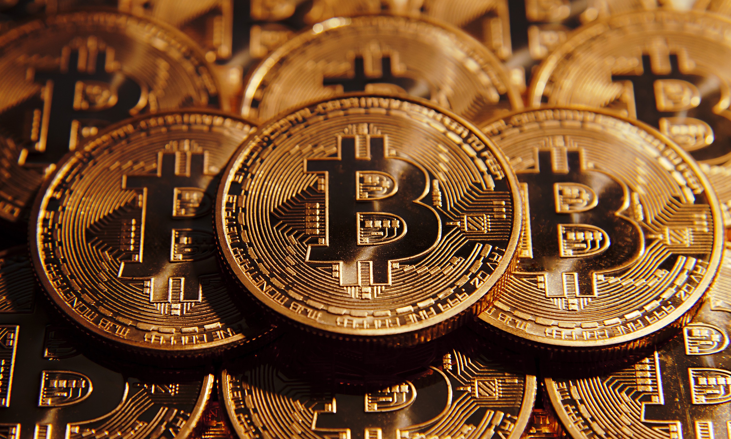 Le bitcoin flambe et franchit la barre des 17 500 dollars | Financial Afrik