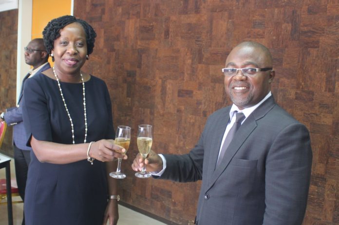 Plilippe Pango du VITIB et Kazeem Oladepo de MainOne
