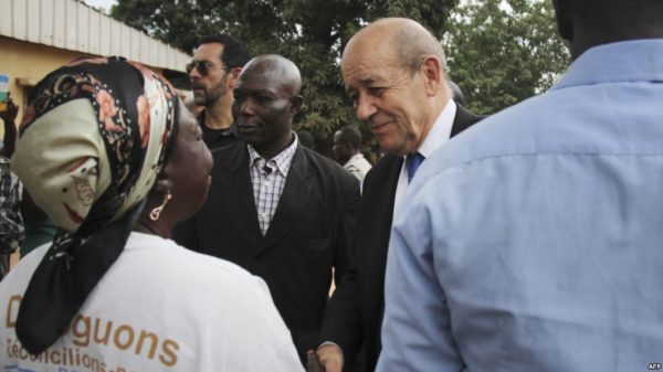 Centrafrique: duel serré entre Paris et Moscou