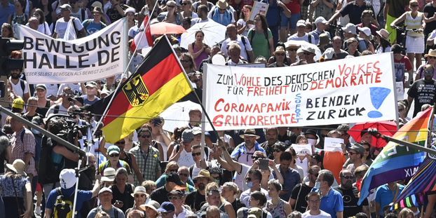 Covid-19: à Berlin, conspirationnistes et anti-vaccins manifestent contre  le masque | Financial Afrik