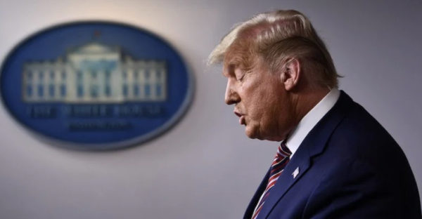 Affaire Donald Trump: les journalistes ont-ils le droit de couper le micro ?
