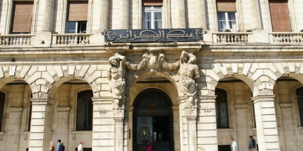 Algérie : la Banque centrale change de main