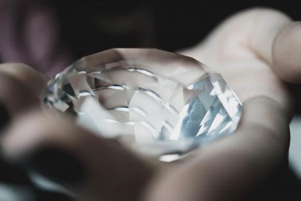 Angola : le géant du diamant De Beers signe son retour 10 ans après