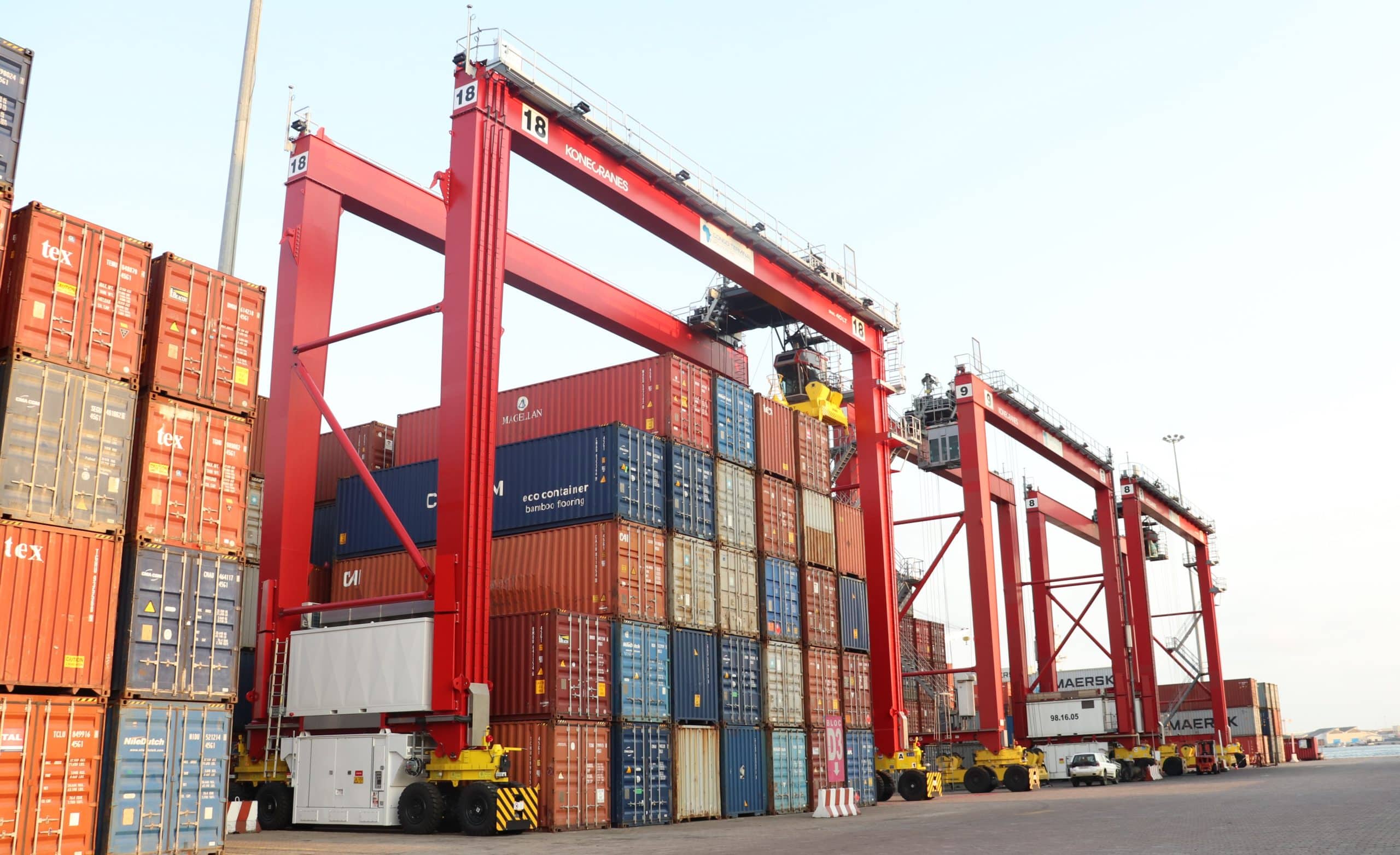 Port Rdc Congo Terminal met en service 2 nouveaux portiques de parc RTG ...