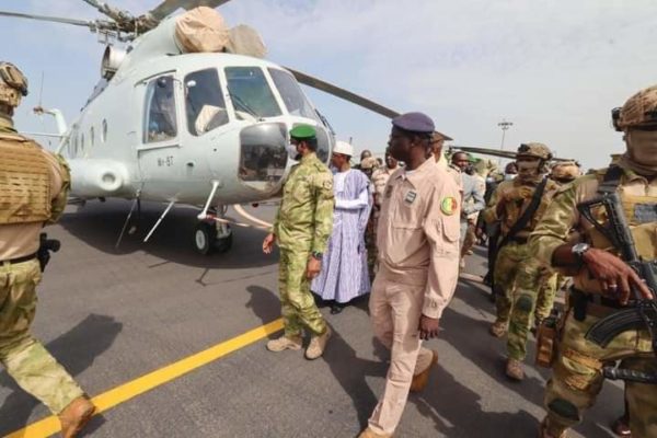 Le Mali réceptionne plusieurs aéronefs et équipements militaires russes