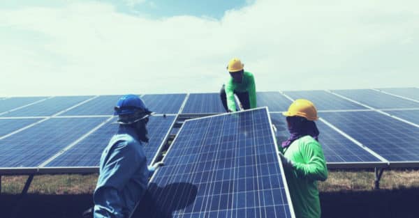 Le nombre d’emplois liés aux énergies renouvelables s’élève à 12,7 millions dans le monde