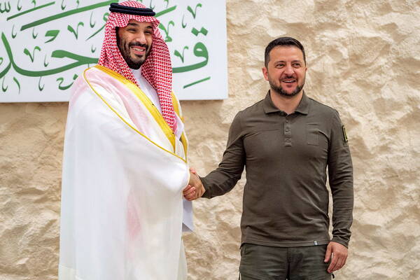 Au Sommet de la Ligue Arabe, Zelensky vole la vedette à Bachar El Assad