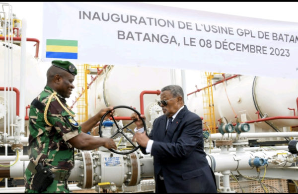 Gabon : le président Oligui Nguéma inaugure la centrale gazière de Batanga aux côtés de Jean Ping