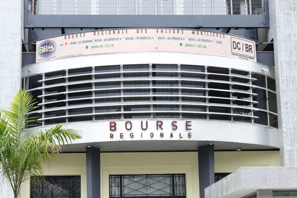 Bourse : La BRVM suspend pour 6 mois la cotation du titre EVIOSYS Packaging SIEM Côte d’Ivoire