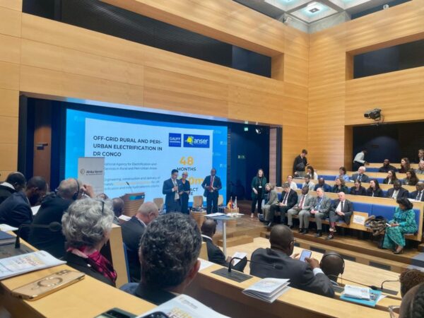RDC : un accord de 150 millions d’euros pour électrifier 230 zones rurales et périurbaines