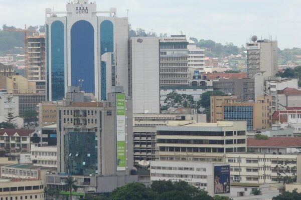 Ouganda : la BID accorde un financement de 800 millions de dollars pour stimuler le commerce et les infrastructures