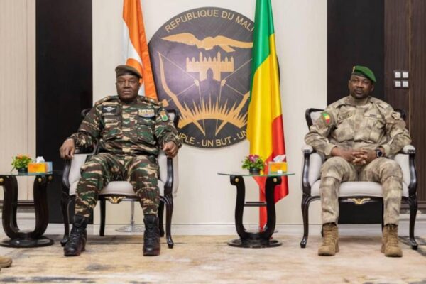 Coopération : le Niger convoie 40 citernes de carburant vers le Mali