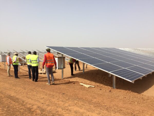 La BAD renforce la stratégie Desert-to-Power avec une centrale solaire au Burkina Faso