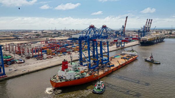 Abidjan Terminal renforce ses capacités opérationnelles avec deux nouveaux portiques de quai