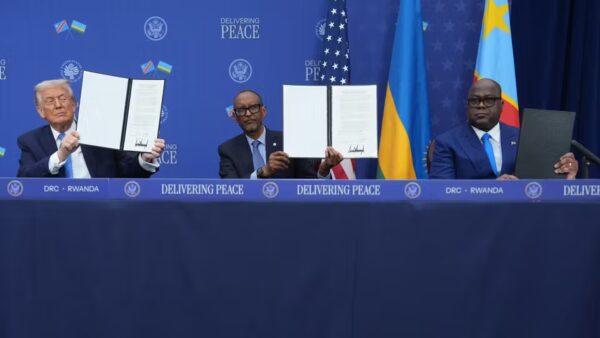 Donald Trump fait signer un accord de paix entre Félix Tshisekedi et Paul Kagame