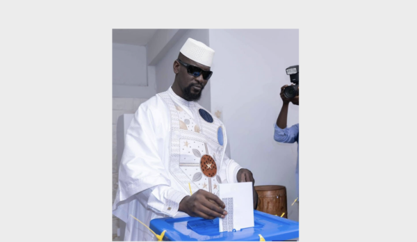 Présidentielle en Guinée : forte mobilisation et scrutin apaisé sans incident majeur