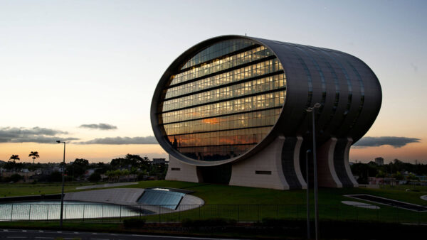 Mauritius Commercial Bank Limited (MCB) boucle un prêt syndiqué de 450 millions de dollars, sursouscrit 2,1 fois