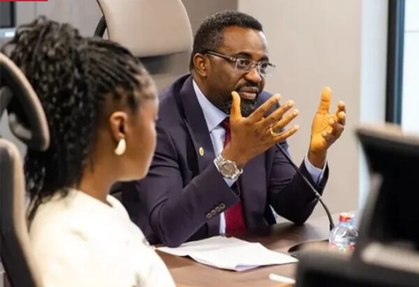 Ghana : la Banque centrale abaisse son taux directeur à 14 %, dépassant les anticipations du marché