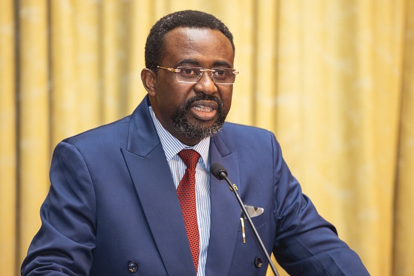 Ghana : la Banque centrale reste prudente face aux risques extérieurs