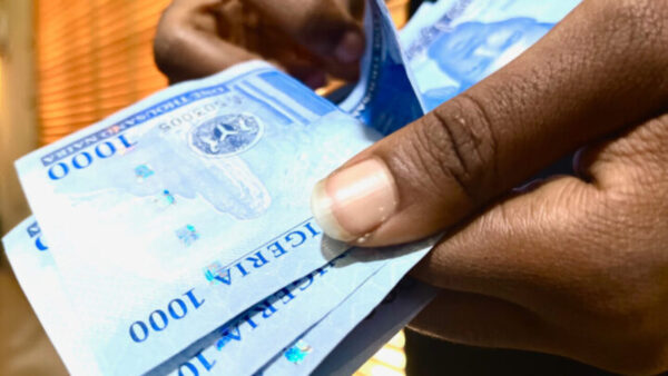 Nigeria : l’abondance de liquidités fait reculer les taux interbancaires