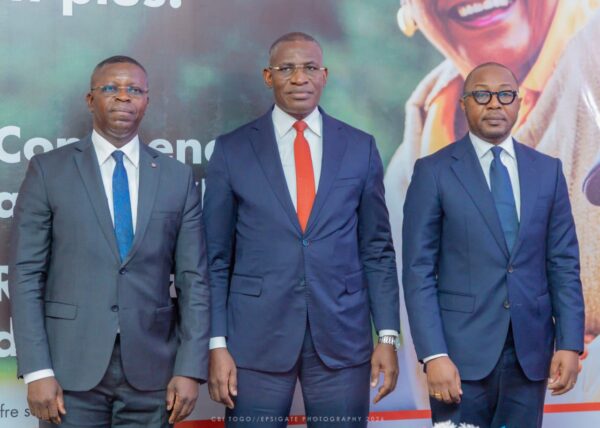Togo : Coris Bank veut révolutionner l’assurance voyage et la tontine traditionnelle